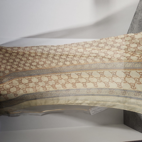 Luxury Cream and Gold Patterned Bedding - Picture 1 of 3